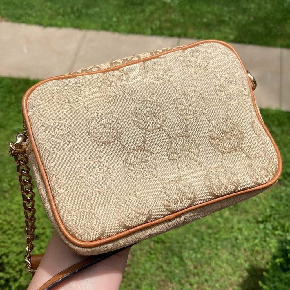 Michael Kors Khaki Tan Cream Crossbody Small Purse Leather Strap Card Pockets